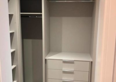 Cream built in wardrobe with draws | The Sliding Wardrobe Company | Kent | Essex | East Sussex